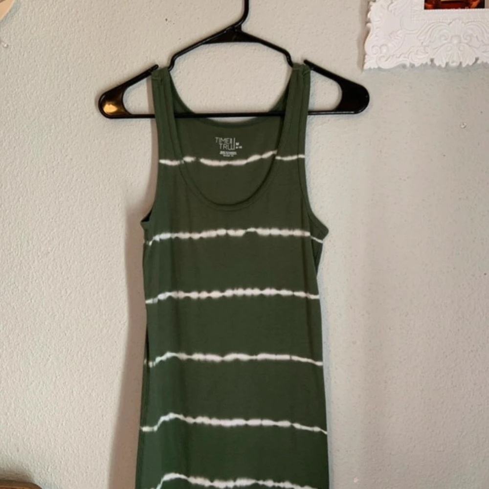 Time and Tru Olive Tie-Dye Tank Top